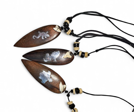 [26004] Collier Planche Surf Bois Dents Requin